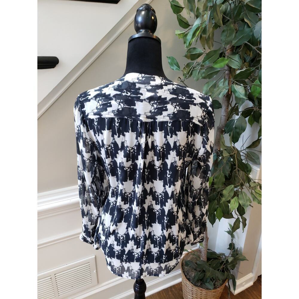 Women's Banana Republic Black & White Sheer Blouse Size 6 Pullover - Picture 8 of 11